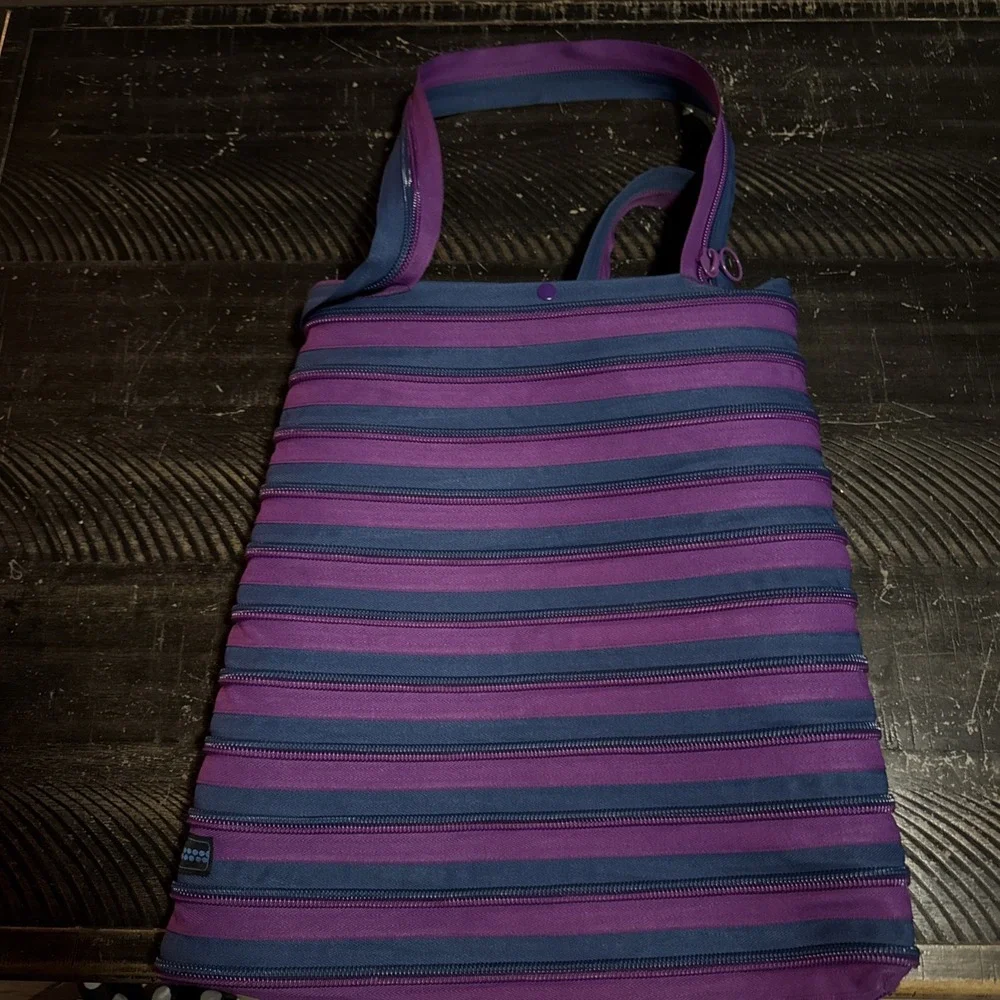 ZIP IT Bag Loop Zippers Large Shoulder Bag Magenta And Blue Zip It